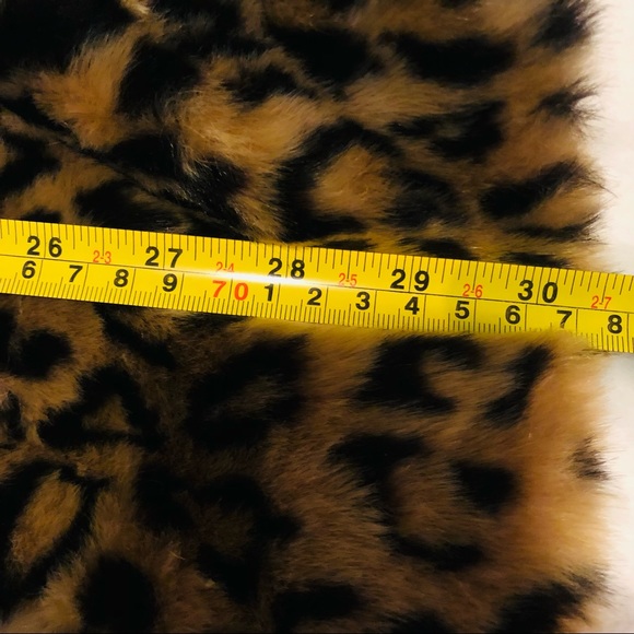 FOREVER 21 FAUX FUR 3/4 Sleeve Cheetah Coat. SIZE(S) - Picture 17 of 17
